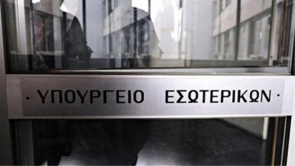Τρέχουν για τετραπλές κάλπες και 12.000 νέα εκλογικά τμήματα!